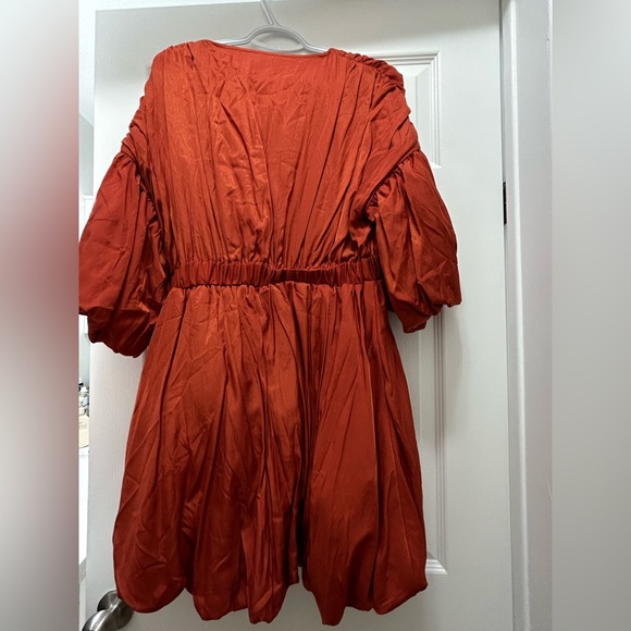 NWT PrettyLittleThing Puff Sleeve Puffball Hem Shift dress - Picture 3 of 8